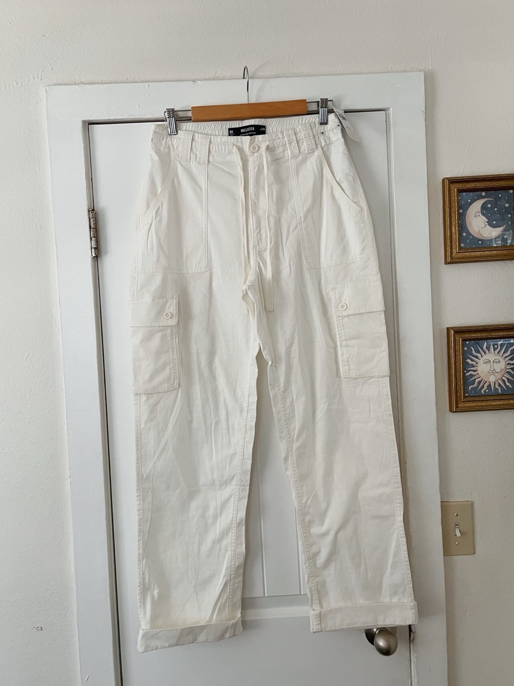 NWT Hollister Off-White Cargo Pants Ultra High Rise Dad Size 8 boho casual